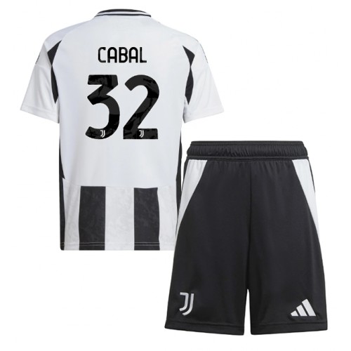 Dětský fotbalový dres Juventus Juan Cabal #32 2024-25 Domácí Krátký Rukáv (+ trenýrky)